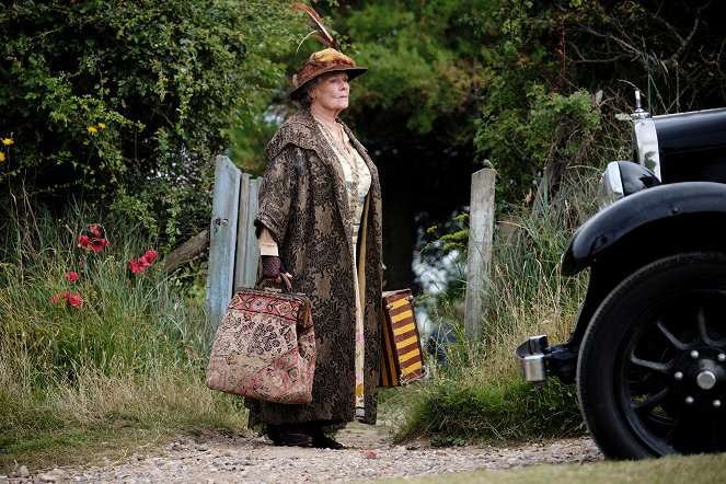 Blithe Spirit - Photos - Judi Dench