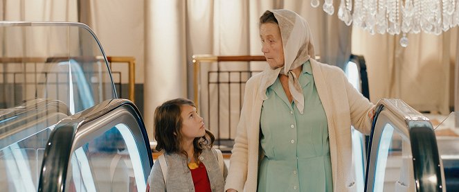 Mormor og de åtte ungene - Z filmu - Petronella Nygaard, Marit Opsahl Grefberg