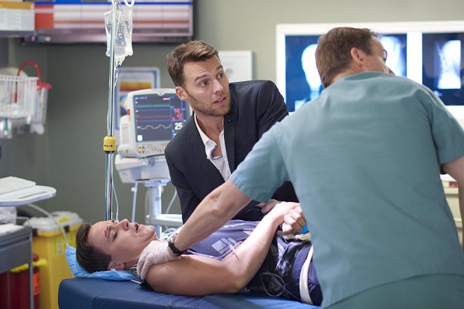 Saving Hope - Waiting on a Friend - De la película