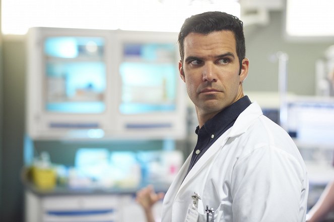 Saving Hope - Waiting on a Friend - Photos