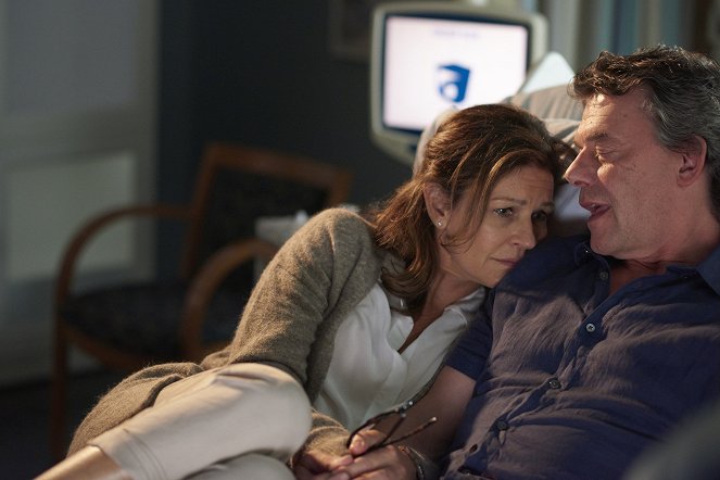 Saving Hope - Waiting on a Friend - Photos