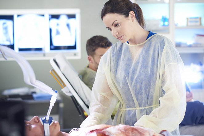 Saving Hope, au-delà de la médecine - En mille morceaux, partie 1 - Film