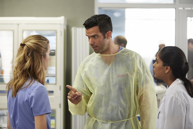 Saving Hope, au-delà de la médecine - En mille morceaux, partie 1 - Film