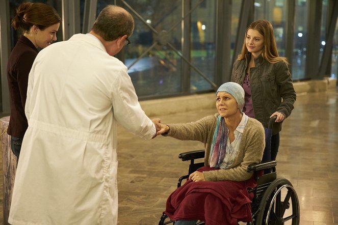 Saving Hope - Not Fade Away - Photos