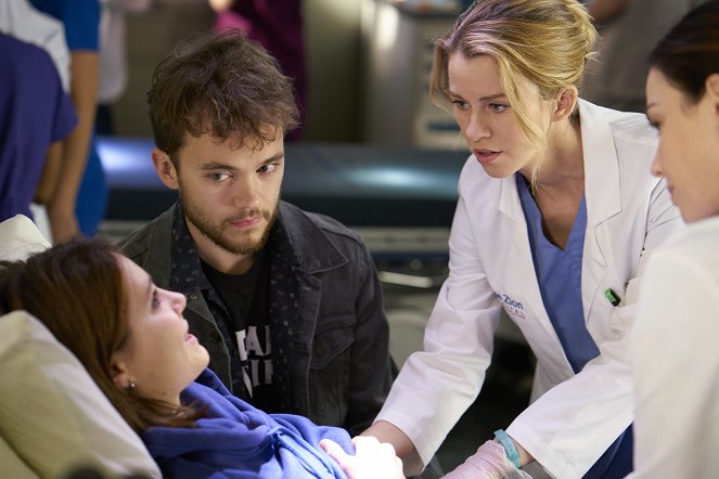 Saving Hope - Torn and Frayed - Photos