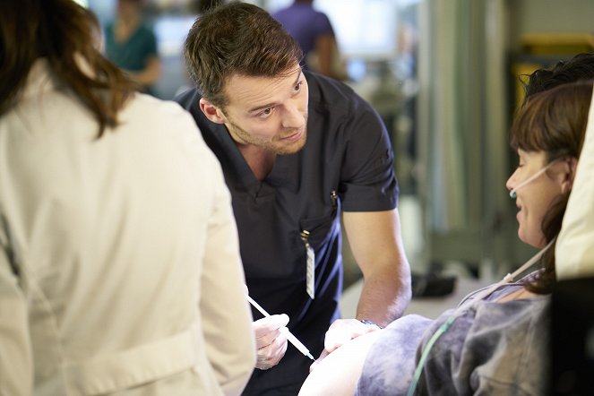 Saving Hope, au-delà de la médecine - Season 4 - Quelqu'un a vu mon bébé ? - Film