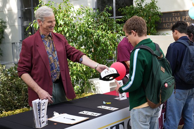 The Goldbergs - Tennis People - Photos - Rob Huebel, Sean Giambrone