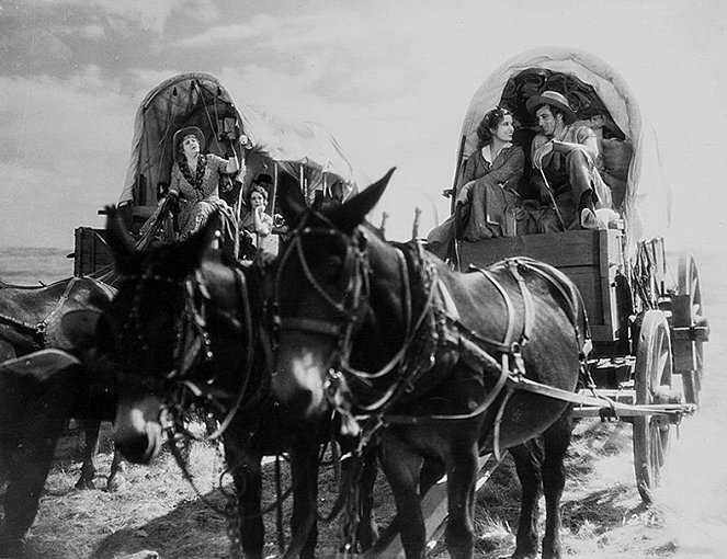 Caravanas bélicas camino del oeste - De la película - Lili Damita, Jane Darwell