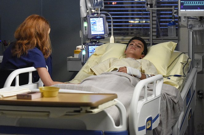 Grey's Anatomy - Bottle Up and Explode! - Photos