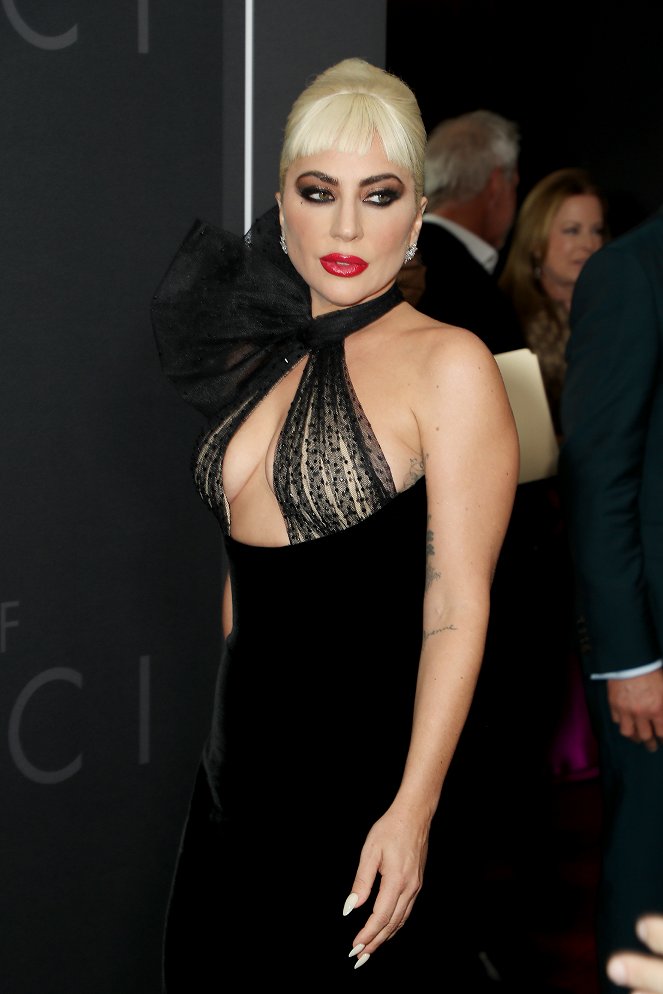 Klan Gucci - Z akcií - New York Premiere of "House of Gucci" on November 16, 2021 - Lady Gaga