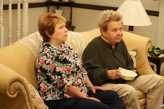 It's Always Sunny in Philadelphia - Old Lady House: A Situation Comedy - Photos - Lynne Marie Stewart, Sandy Martin
