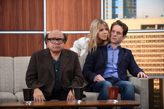 It's Always Sunny in Philadelphia - Wolf Cola: A Public Relations Nightmare - Photos - Danny DeVito, Kaitlin Olson, Glenn Howerton