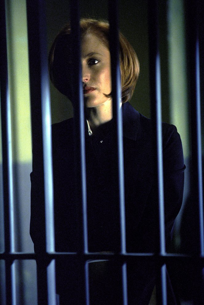 The X-Files - Fight Club - Photos - Gillian Anderson