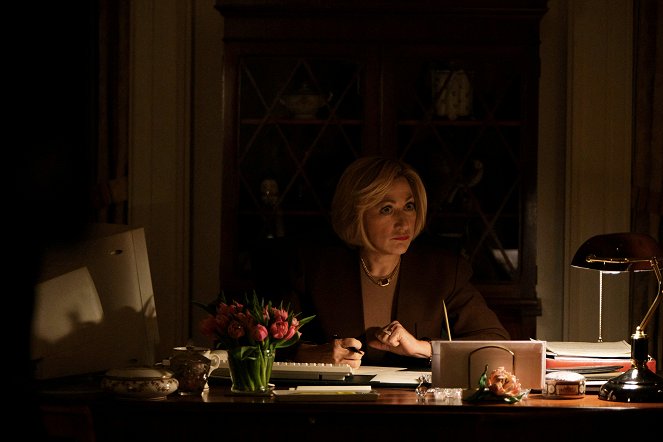 American Crime Story - The Wilderness - Photos - Edie Falco