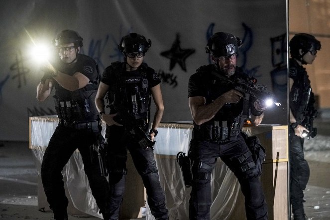 SWAT - Különleges egység - Madrugada - Filmfotók - Alex Russell, Lina Esco, Jay Harrington