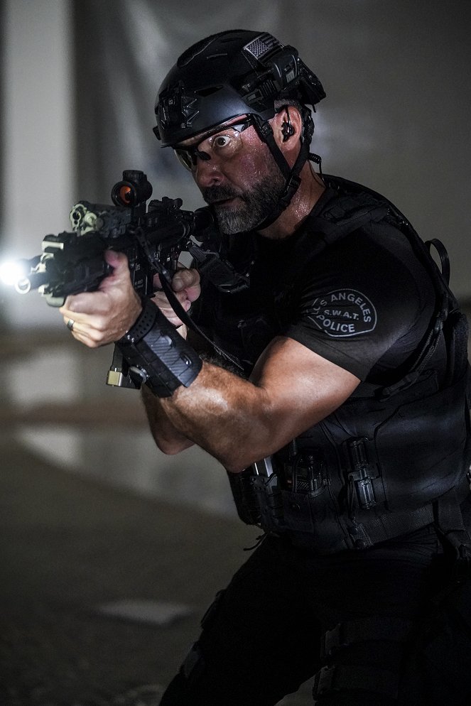 SWAT - Különleges egység - Az utolsó műszak - Filmfotók - Jay Harrington