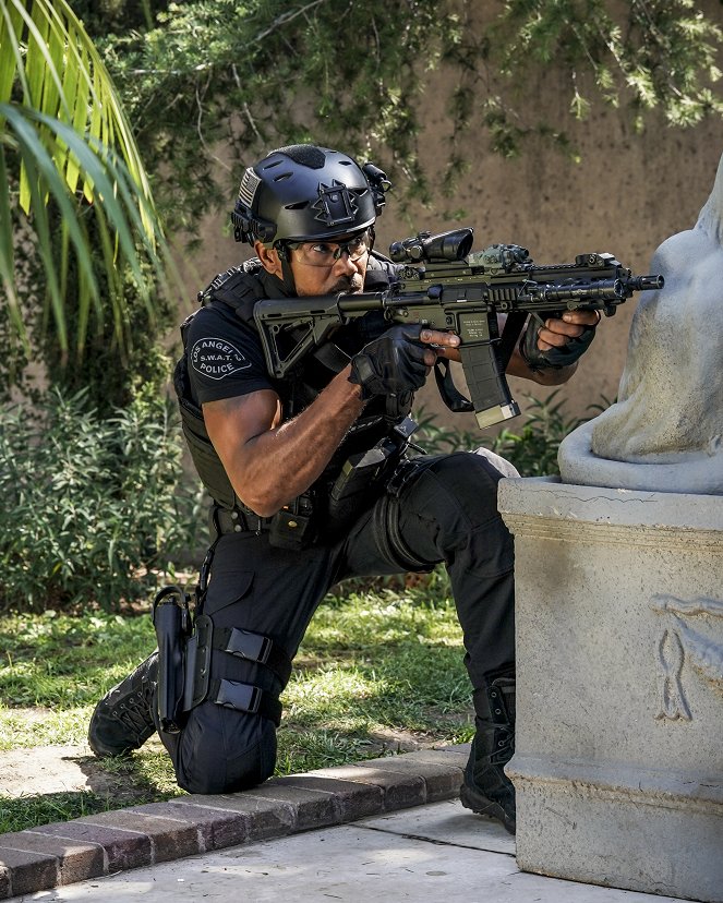 S.W.A.T. - West Coast Offense - Photos - Shemar Moore