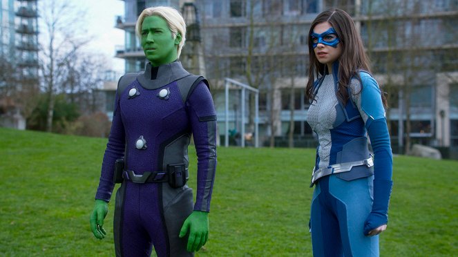 Supergirl - Mxy in the Middle - Photos - Jesse Rath, Nicole Maines