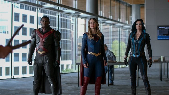 Supergirl - The Gauntlet - Photos - David Harewood, Melissa Benoist, Chyler Leigh