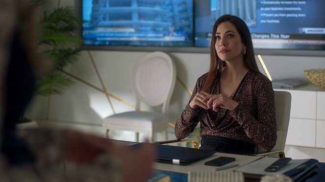 Supergirl - Nightmare in National City - Photos - Julie Gonzalo