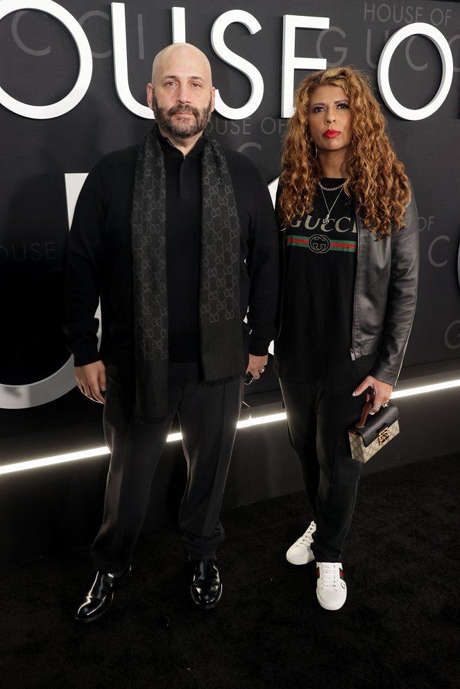 Klan Gucci - Z akcií - Los Angeles premiere of MGM's 'House of Gucci' at Academy Museum of Motion Pictures on November 18, 2021 in Los Angeles, California - Aaron L. Gilbert, Brenda Gilbert