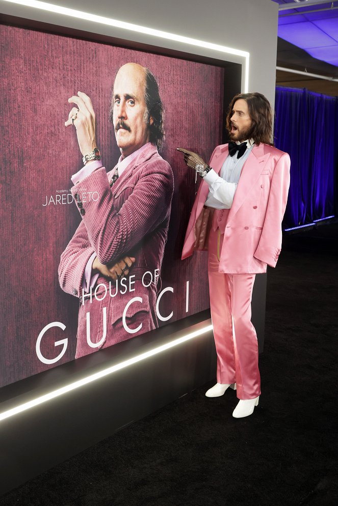 Klan Gucci - Z akcií - Los Angeles premiere of MGM's 'House of Gucci' at Academy Museum of Motion Pictures on November 18, 2021 in Los Angeles, California - Jared Leto
