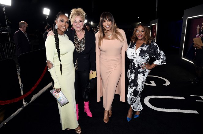 House of Gucci - Tapahtumista - Los Angeles premiere of MGM's 'House of Gucci' at Academy Museum of Motion Pictures on November 18, 2021 in Los Angeles, California - Vivica A. Fox, Caroline Rhea, Kym Whitley, Sherri Shepherd
