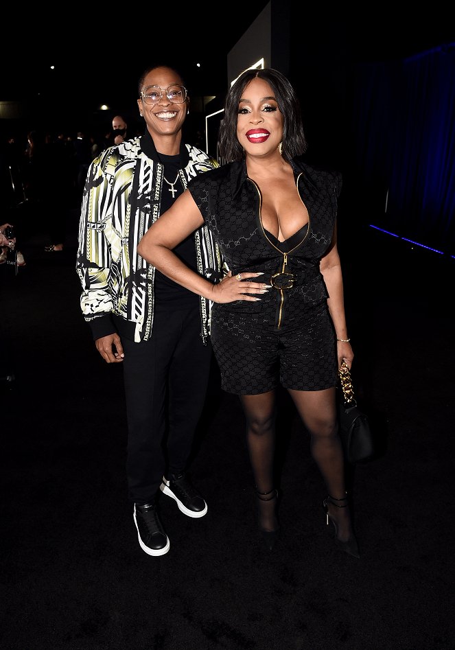Dom Gucci - Z imprez - Los Angeles premiere of MGM's 'House of Gucci' at Academy Museum of Motion Pictures on November 18, 2021 in Los Angeles, California - Jessica Betts, Niecy Nash