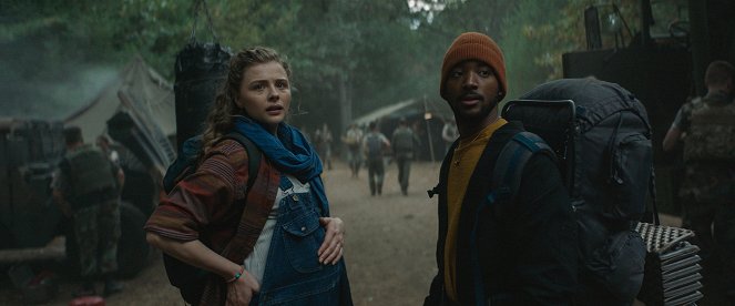 Chloë Grace Moretz, Algee Smith