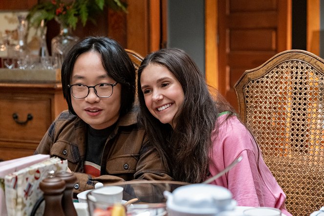 Love Hard - Do filme - Jimmy O. Yang, Nina Dobrev