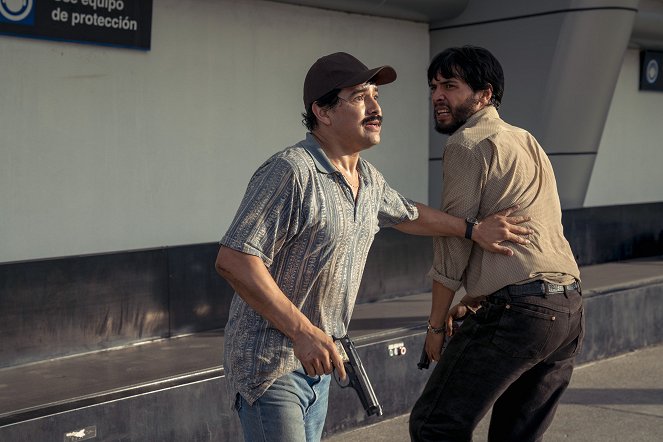 Narcos : Mexico - Aéroport international Don Miguel Hidalgo y Costilla - Film