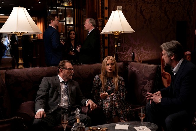 Succession - What It Takes - Do filme - Justine Lupe, Alan Ruck