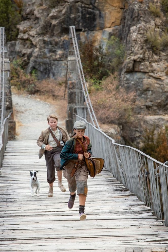 The Path - Photos - Julius Weckauf, Nonna Cardoner