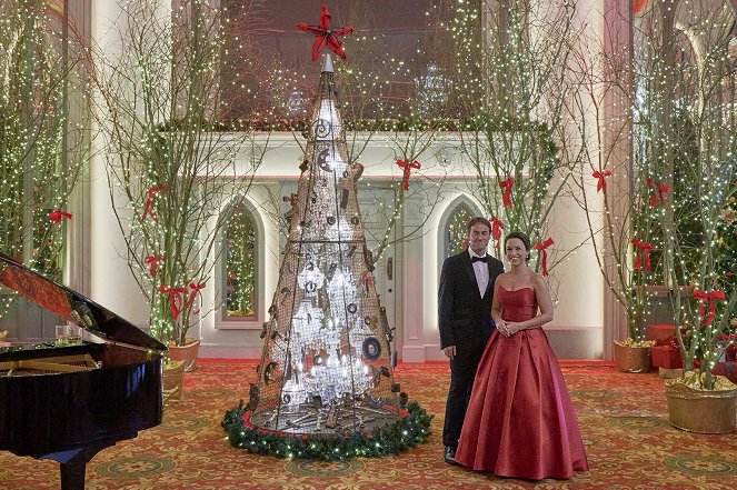Christmas at Castle Hart - Promokuvat - Stuart Townsend, Lacey Chabert