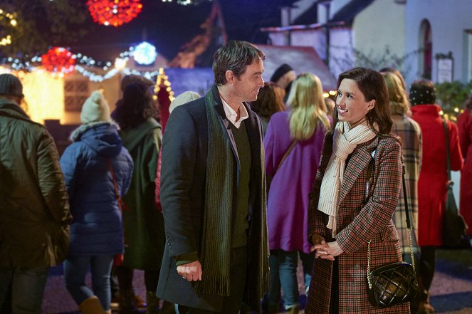 Christmas at Castle Hart - Filmfotos - Stuart Townsend, Lacey Chabert