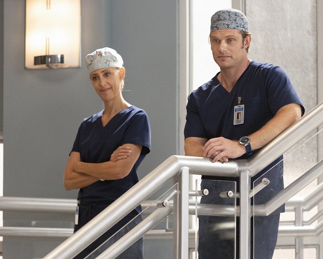 Grey's Anatomy - Season 18 - Today Was a Fairytale - Van film - Kim Raver, Chris Carmack