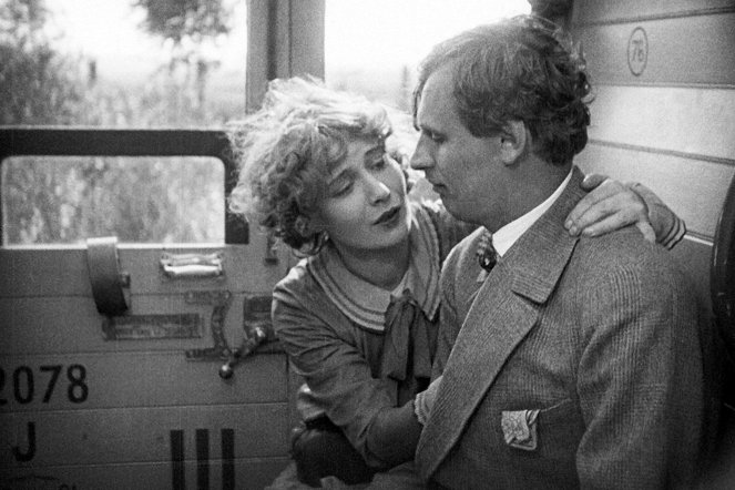 El amor de Jeanne Ney - De la película - Édith Jéhanne, Fritz Rasp