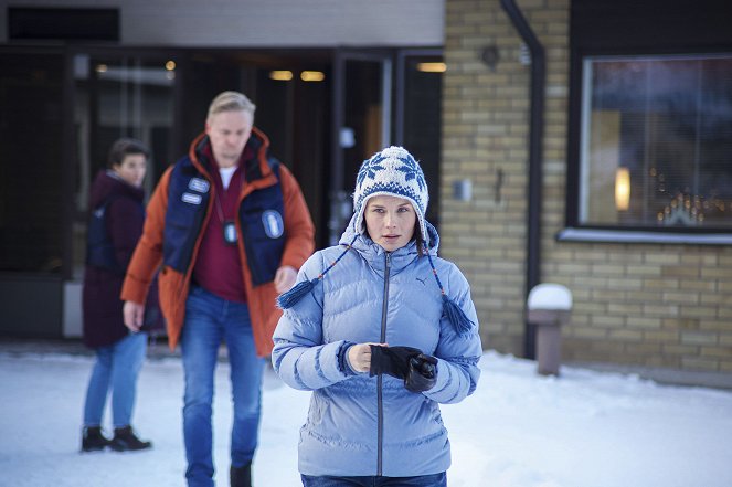 Koskinen - Hukan enkelit 2/2 - Filmfotos - Maria Ylipää, Eero Aho, Sanni Haahdenmaa