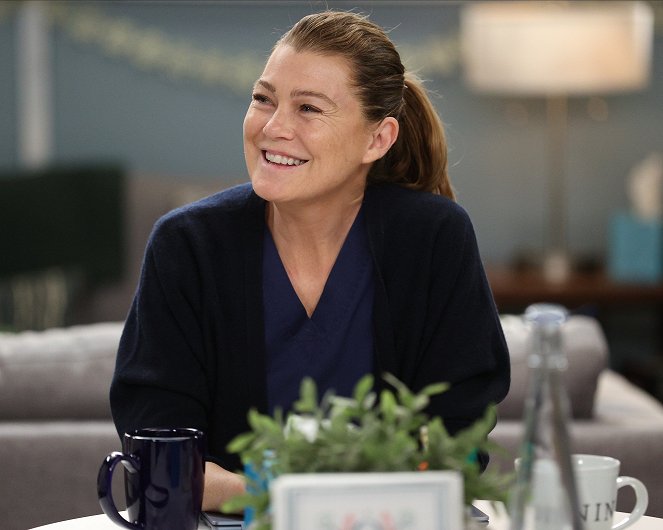 Grey's Anatomy - It Came Upon a Midnight Clear - Photos - Ellen Pompeo