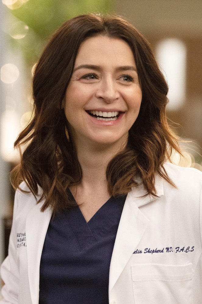 Grey's Anatomy - Season 18 - It Came Upon a Midnight Clear - Photos - Caterina Scorsone