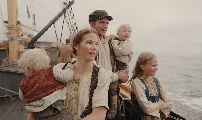 Los emigrantes - De la película - Lisa Carlehed, Gustaf Skarsgård
