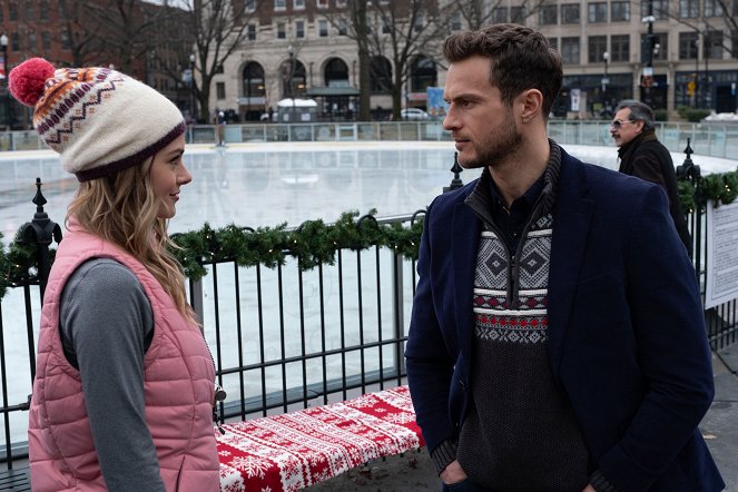 Christmas on Ice - Do filme - Abigail Klein, Ryan Cooper