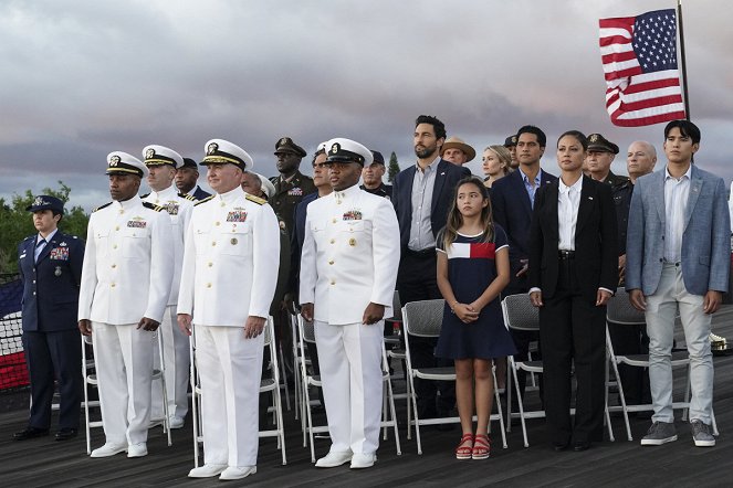 Navy CIS: Hawai'i - Der Weg zur Wahrheit - Filmfotos - Noah Mills, Tori Anderson, Alex Tarrant, Vanessa Lachey, Kian Talan