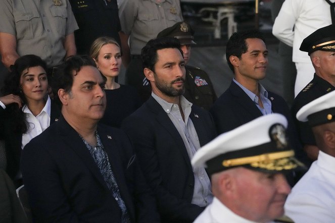 NCIS: Hawai'i - Huijari - Kuvat elokuvasta - Yasmine Al-Bustami, Jason Antoon, Tori Anderson, Noah Mills, Alex Tarrant