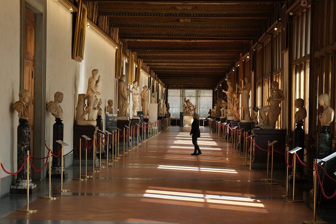 Inside the Uffizi - Photos