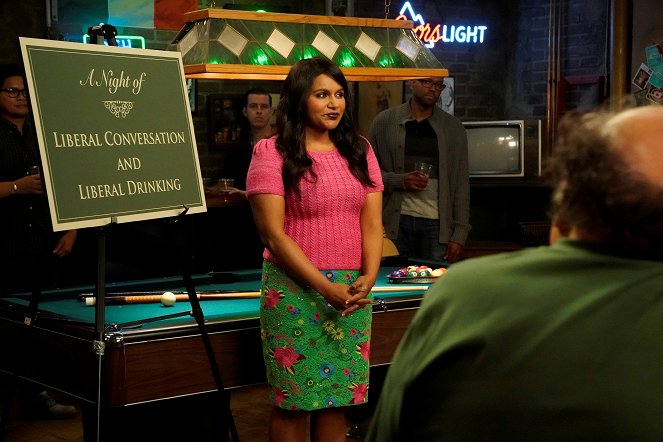 Elämää Philadelphiassa - Season 13 - Jengi tekee baarista jälleen suuren - Kuvat elokuvasta - Mindy Kaling