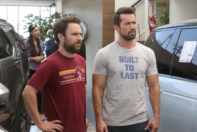 It's Always Sunny in Philadelphia - The Gang Gets New Wheels - Photos - Charlie Day, Rob McElhenney