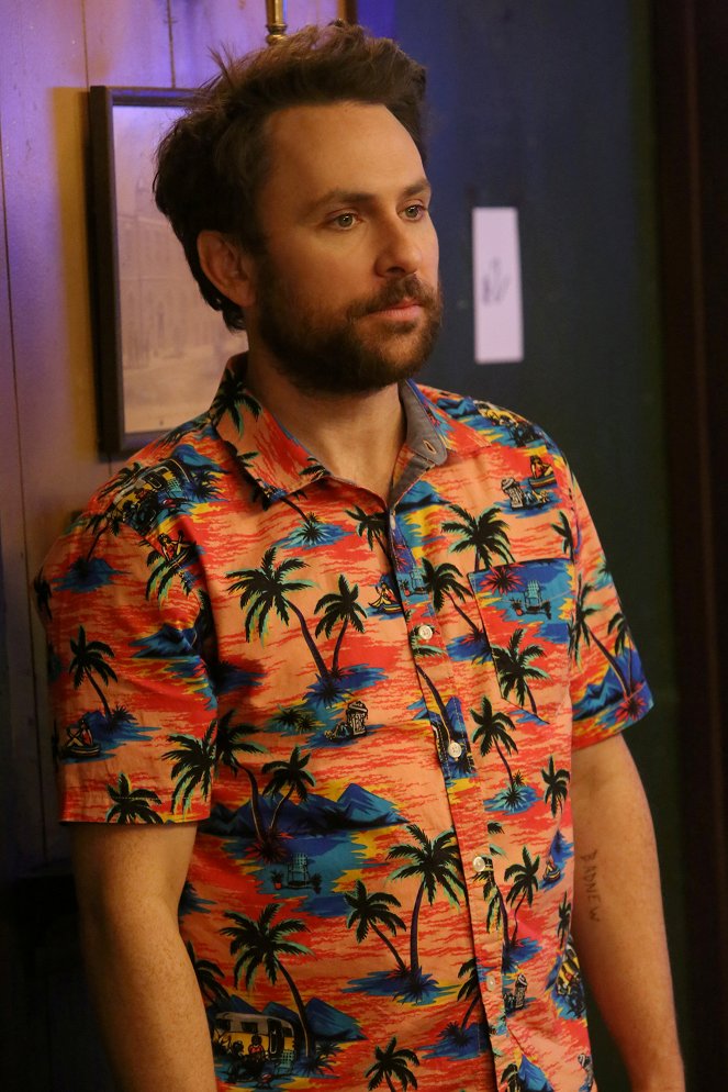 It's Always Sunny in Philadelphia - The Gang Solves the Bathroom Problem - Photos - Charlie Day