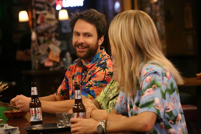It's Always Sunny in Philadelphia - The Gang Solves the Bathroom Problem - Photos - Charlie Day