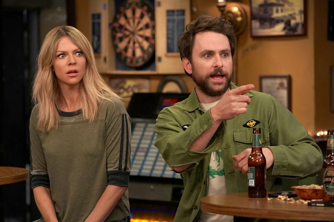 It's Always Sunny in Philadelphia - The Gang Does a Clip Show - Van film - Kaitlin Olson, Charlie Day